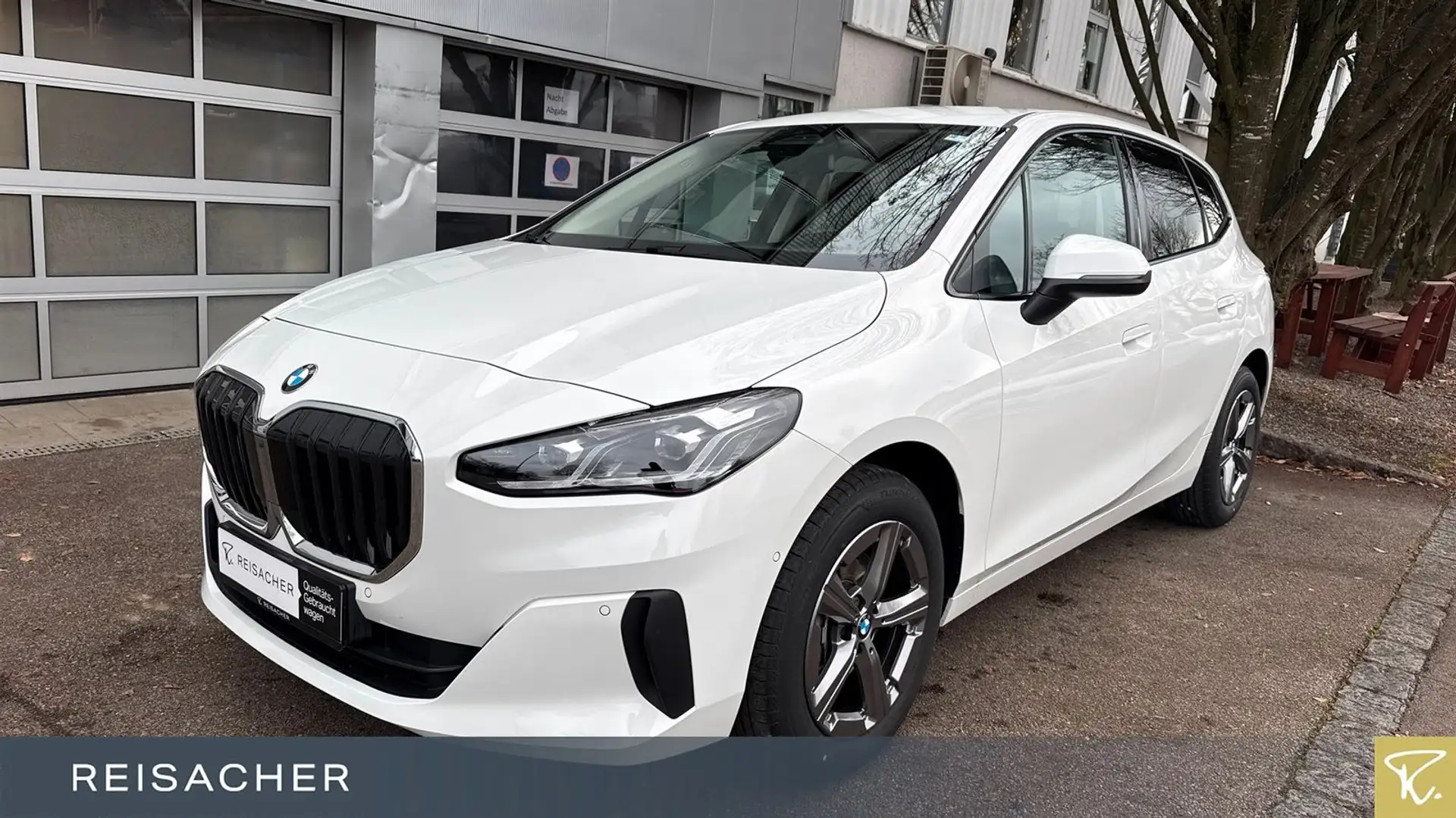 BMW 218 218i A Active Tourer Navi,adLED,Keyless,RüKa, Weiß - 1