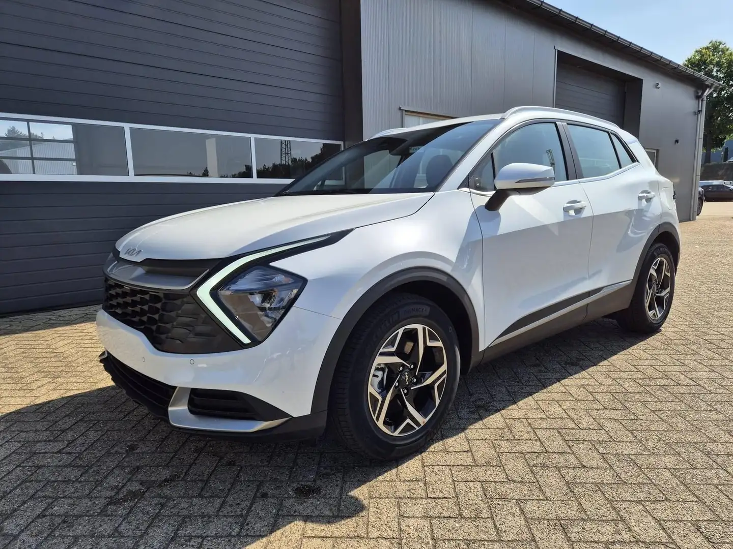 Kia Sportage Vision 1.6 T-GDi MHEV 160PS Sitzhei... Blanc - 1