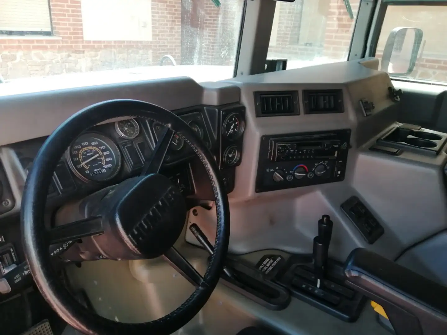 HUMMER H1 Wagon Grau - 2