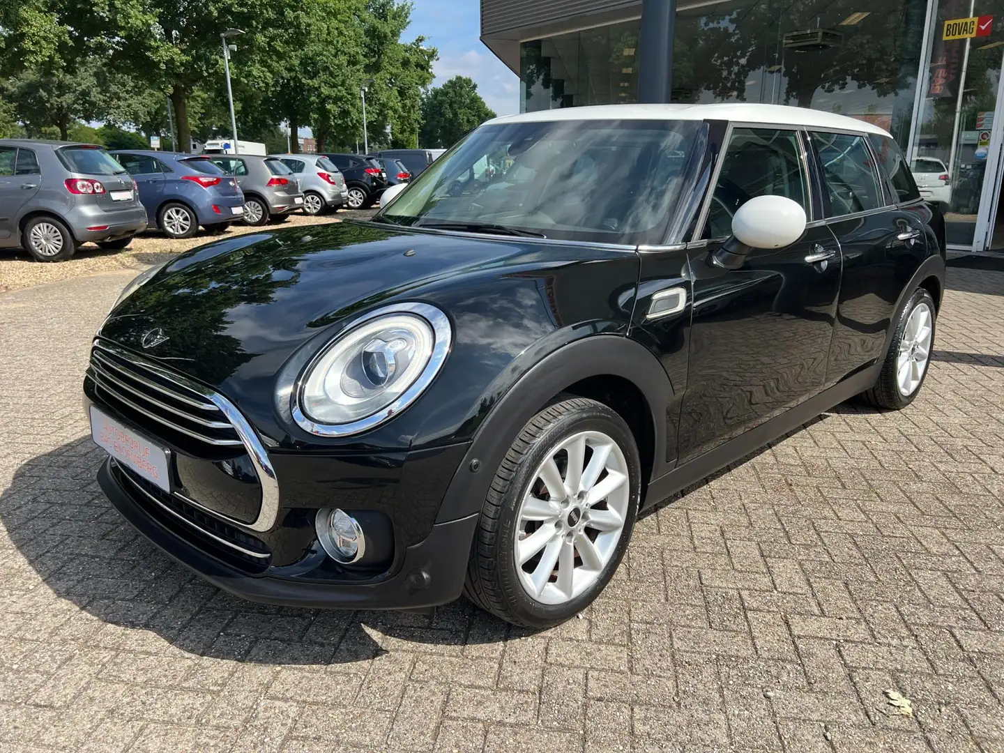 MINI Cooper Clubman Mini 1.5 Chili Automaat, Navi, LED, Clima, Cruise, Zwart - 2