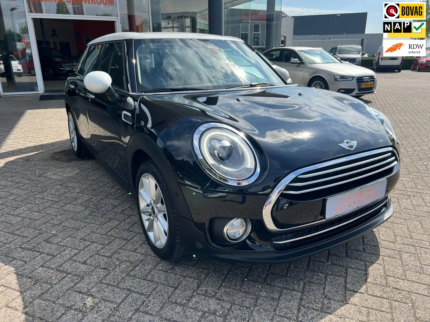MINI Cooper Clubman Mini 1.5 Chili Automaat, Navi, LED, Clima, Cruise, Zwart - 1