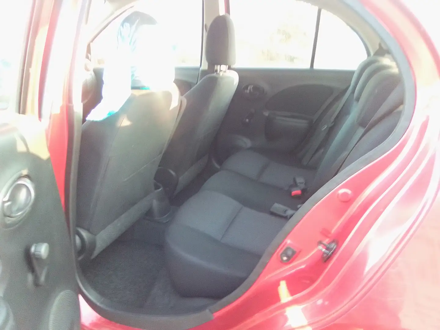 Nissan Micra Rouge - 2