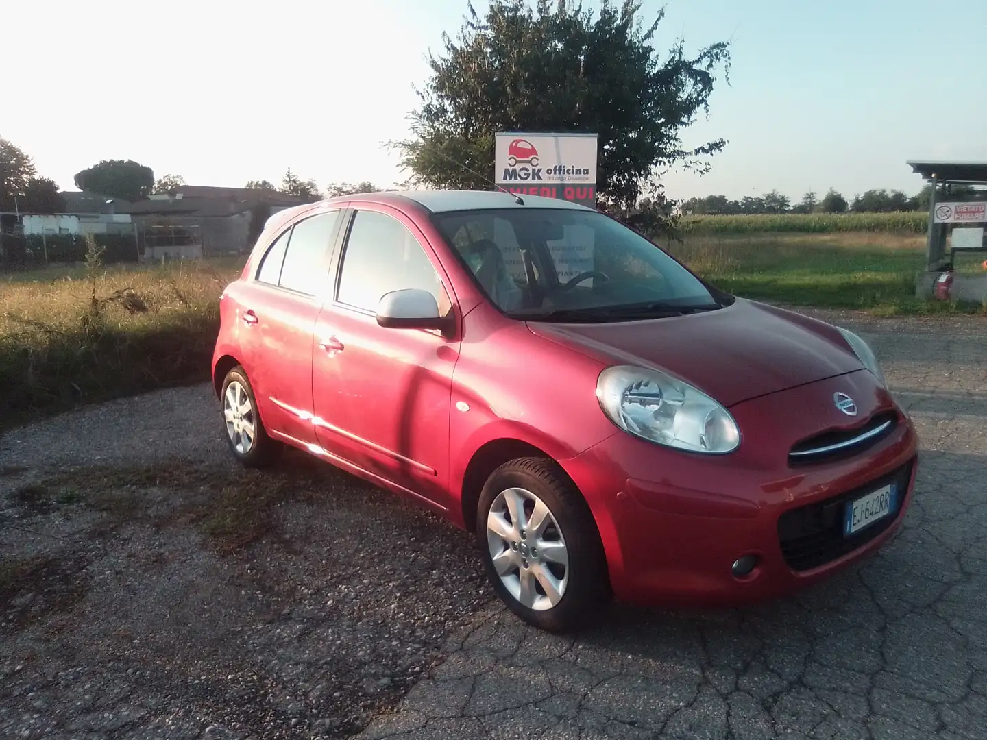Nissan Micra Rouge - 1
