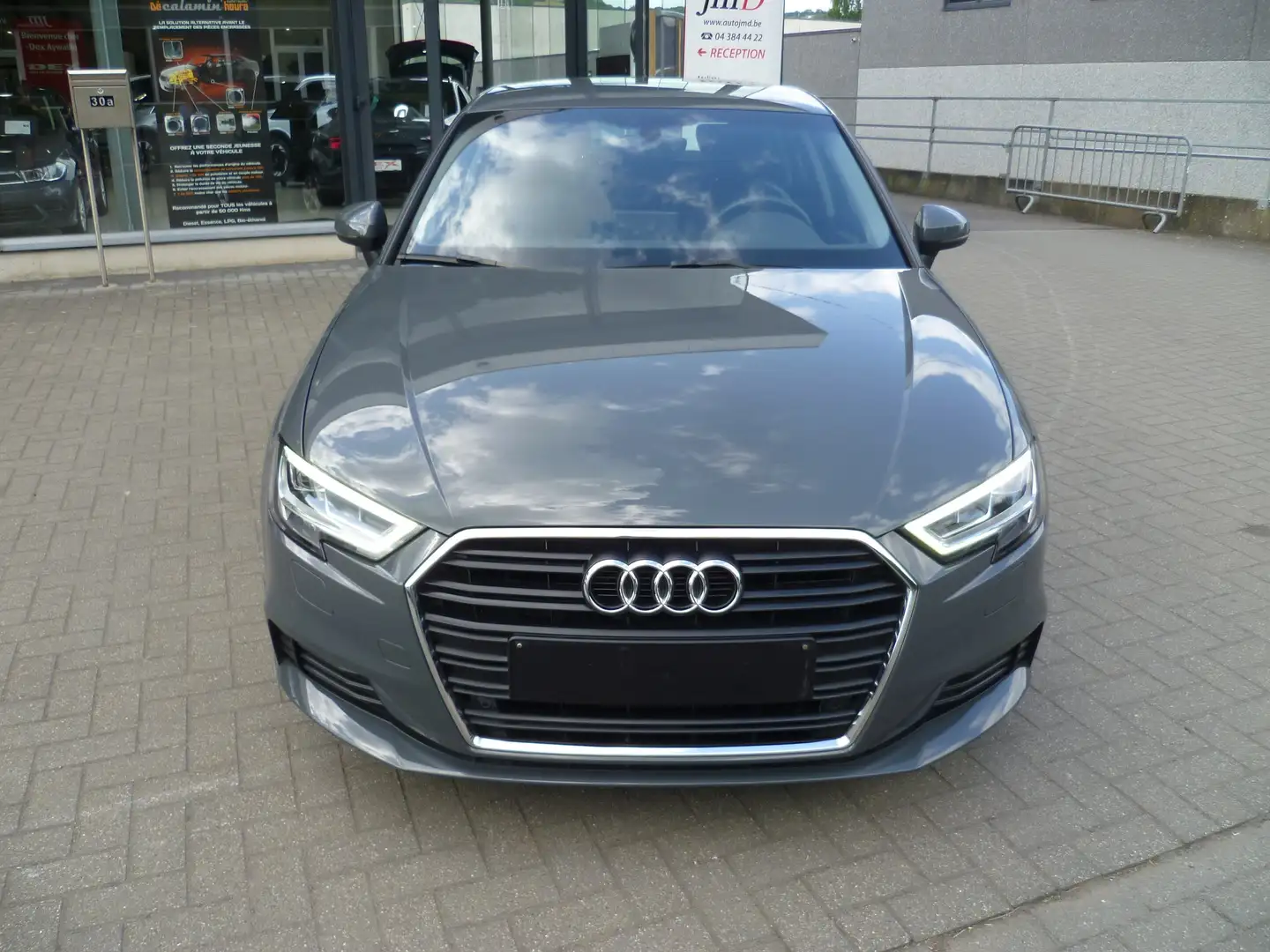 Audi A3 Sportback 30 TFSI Design S tronic (EU6d-TEMP) Grau - 2