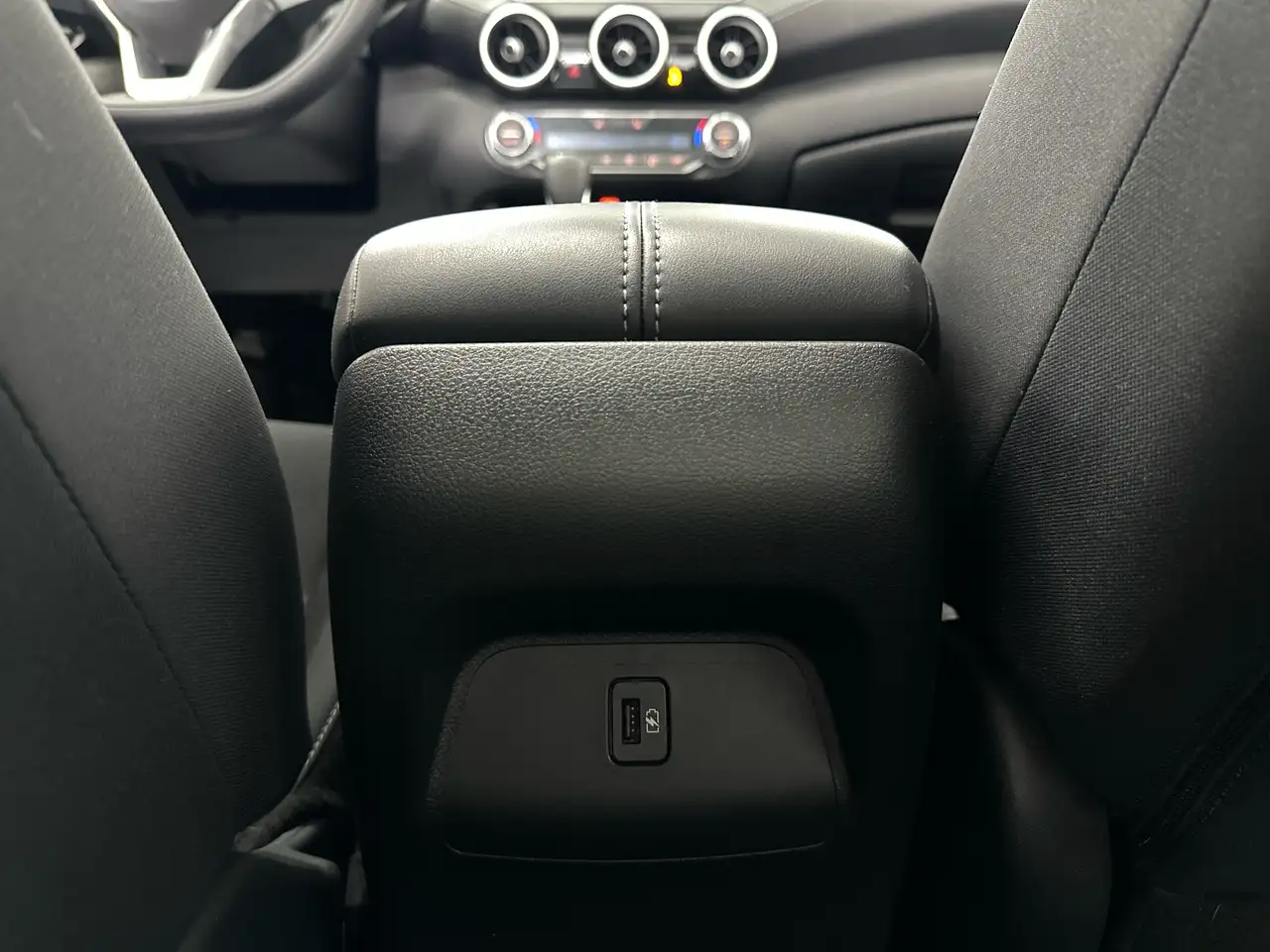 Nissan Sentra снимка Nissan Sentra