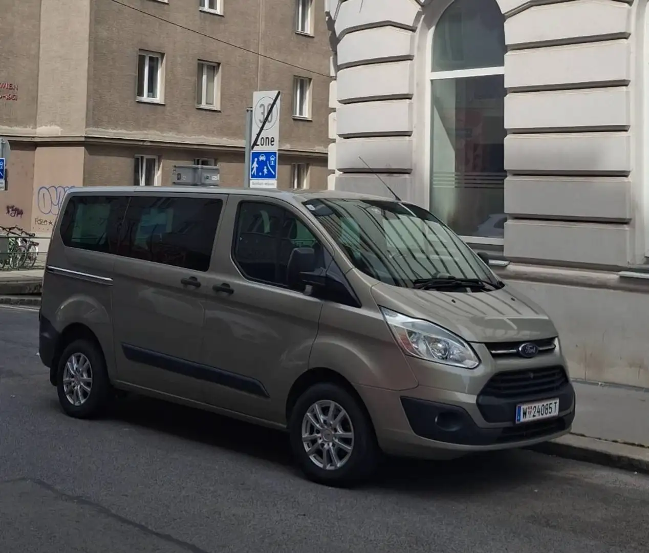 Ford Customline Transit Custom Variobus L1 Gold - 1