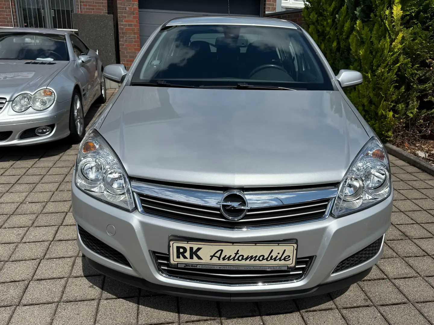 Opel Astra 1.8 Automatik geringe Laufleistung Silber - 2