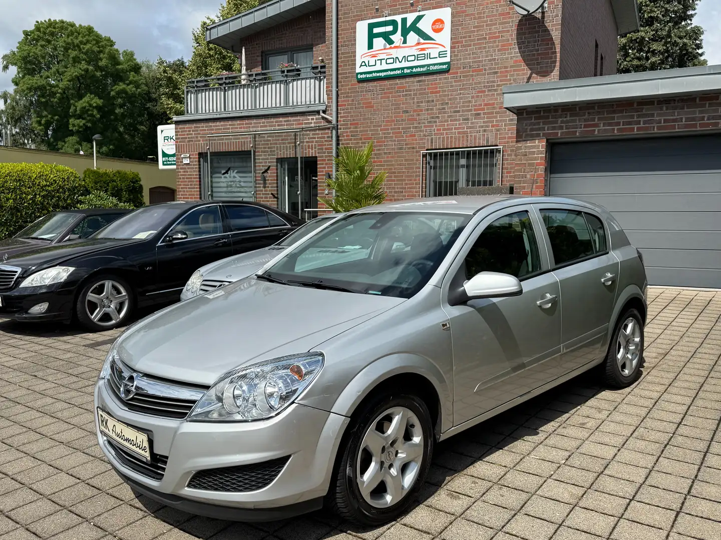 Opel Astra 1.8 Automatik geringe Laufleistung Silber - 1