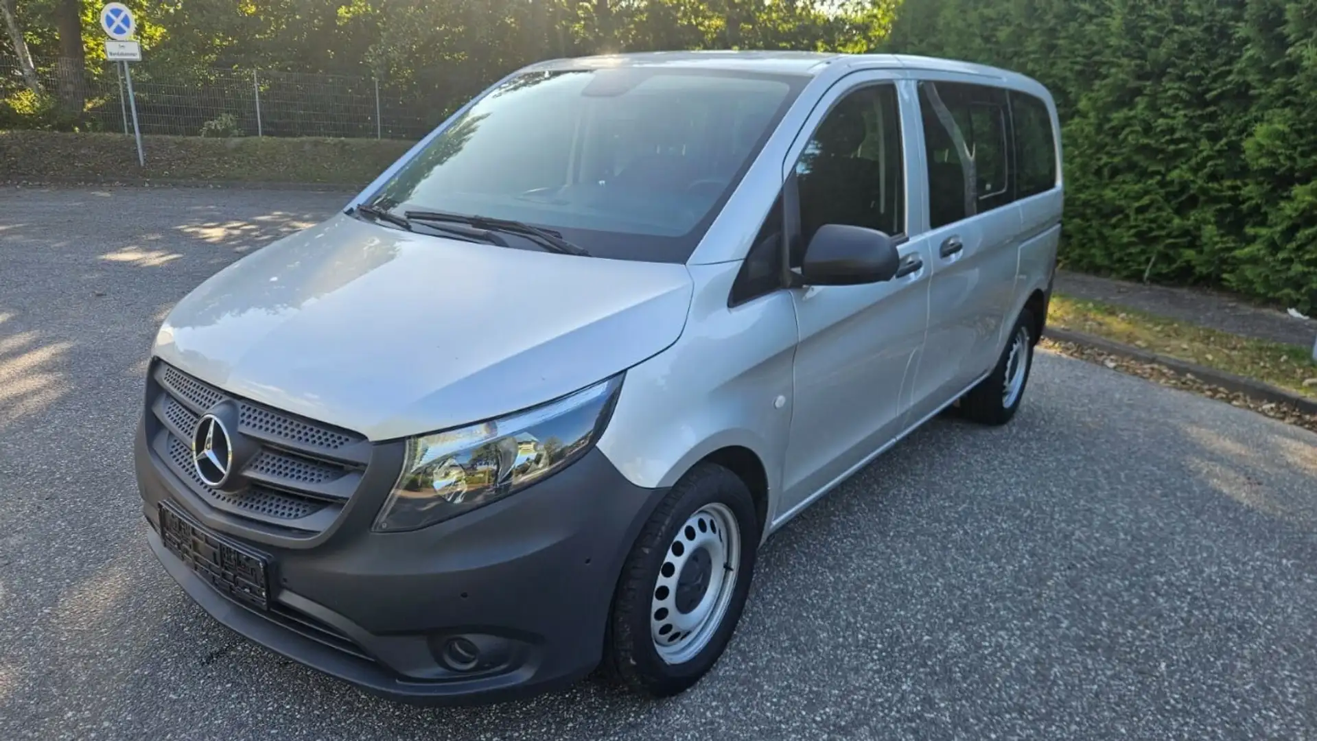 Mercedes-Benz Vito CDI Pro 4x4 kompakt Automatik Lagerschaden Argent - 1