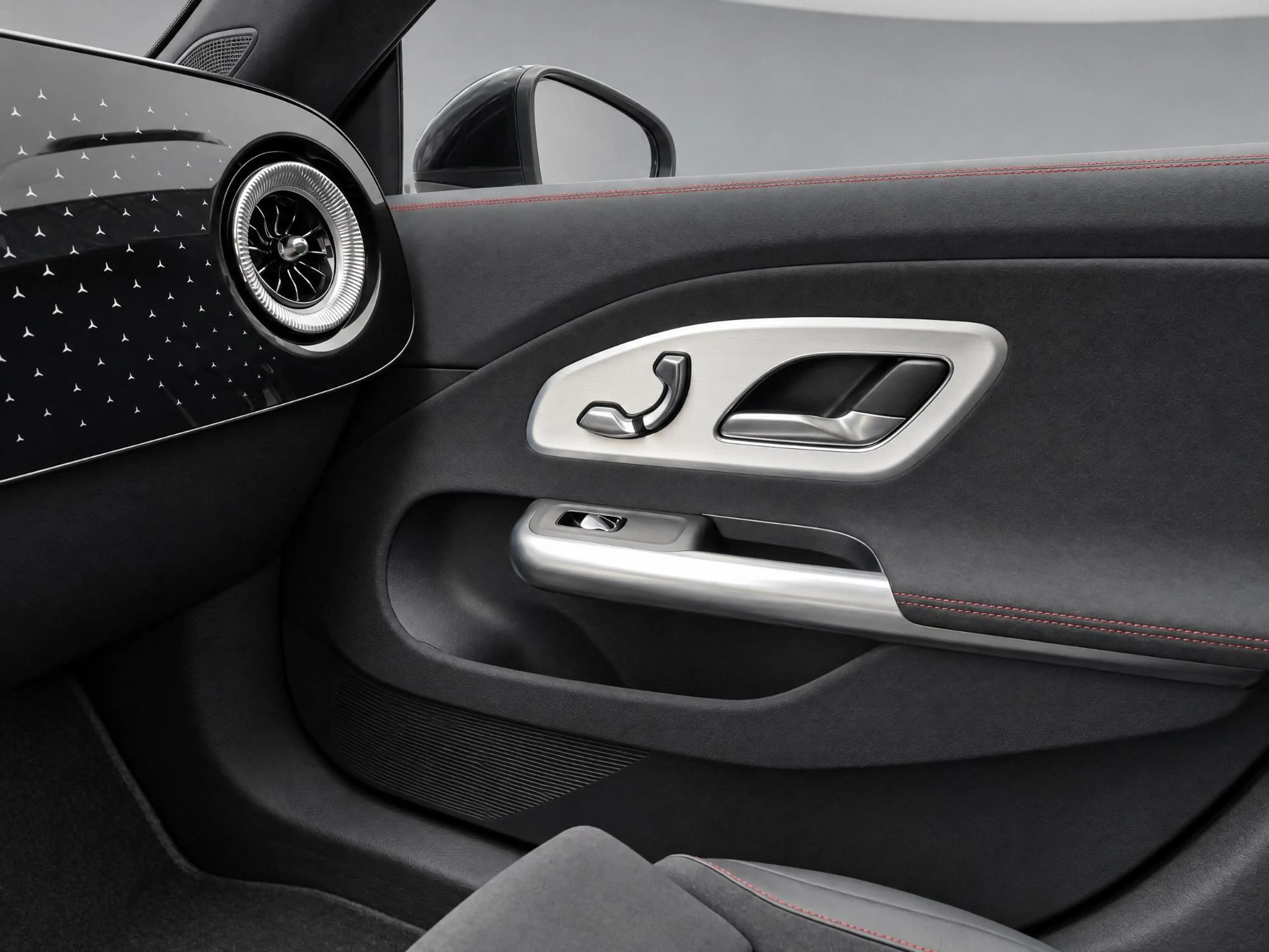Mercedes-Benz CLA 250 250+ Launch Edition AMG | Trekhaak | 19 inch | — photo 15