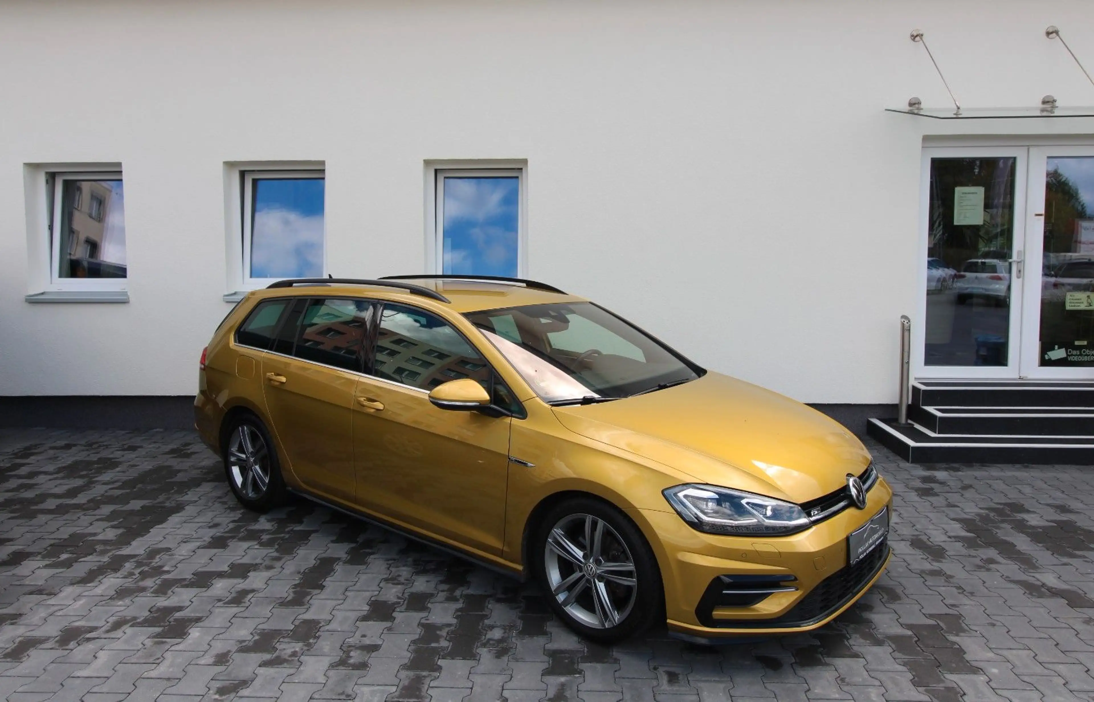 Volkswagen Golf VII Var. R Highline*LED*NAVI*ACC*MFL*CAM*BC