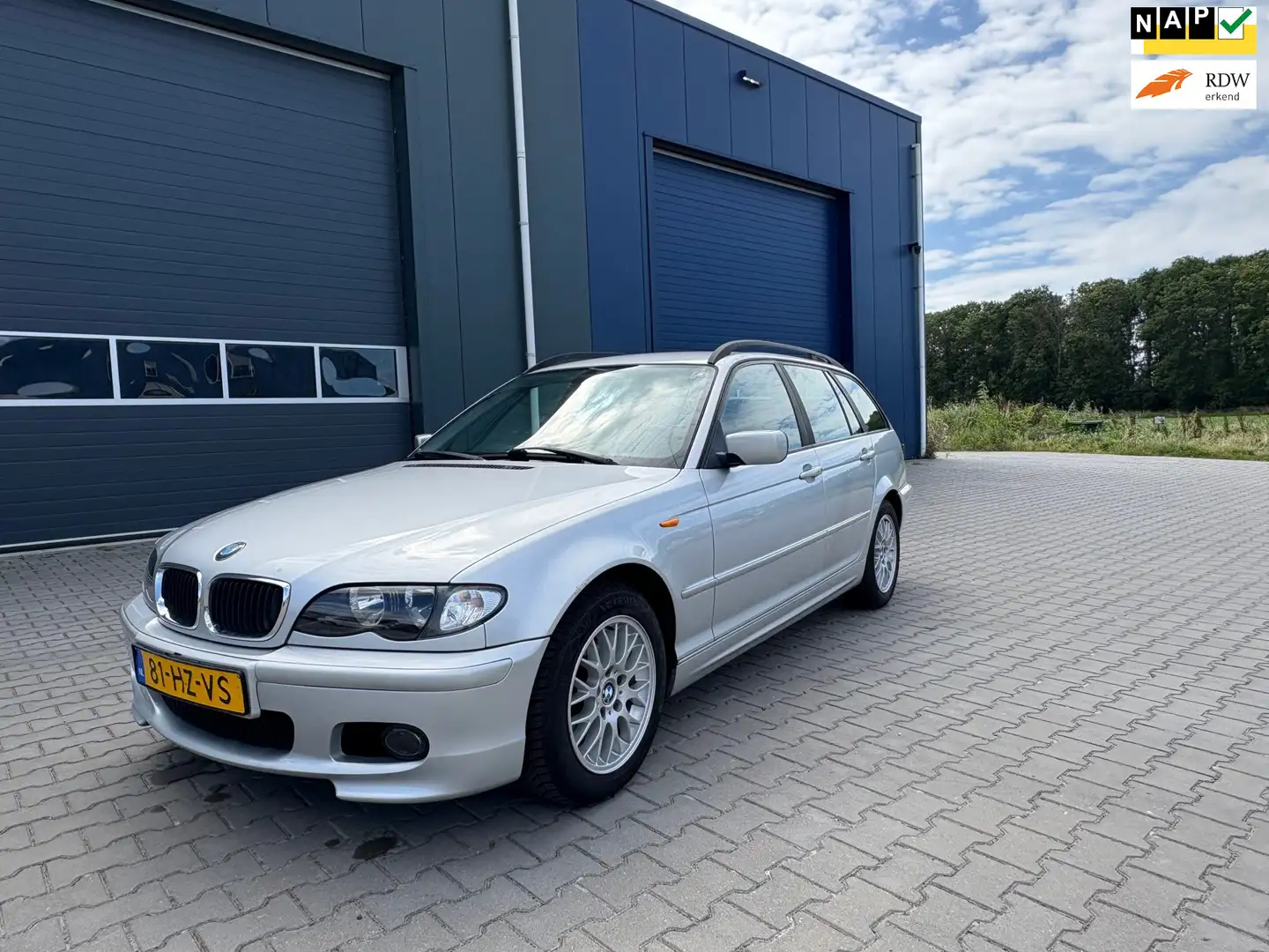 BMW 318 3-serie Touring 318i Executive LEES DE TEXT Grijs - 1