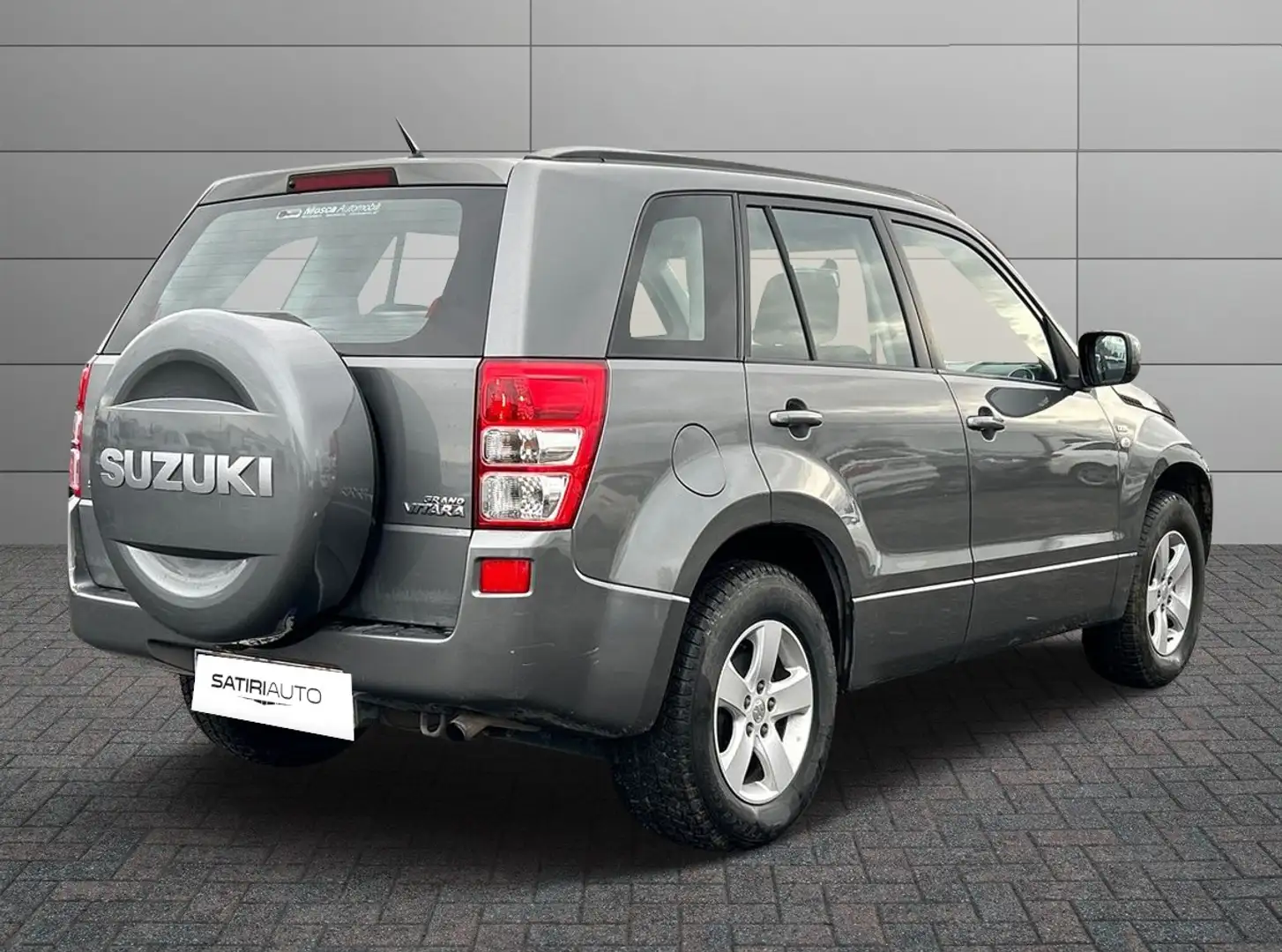 Suzuki Grand Vitara 1.9 ddis Executive 5p Grigio - 2