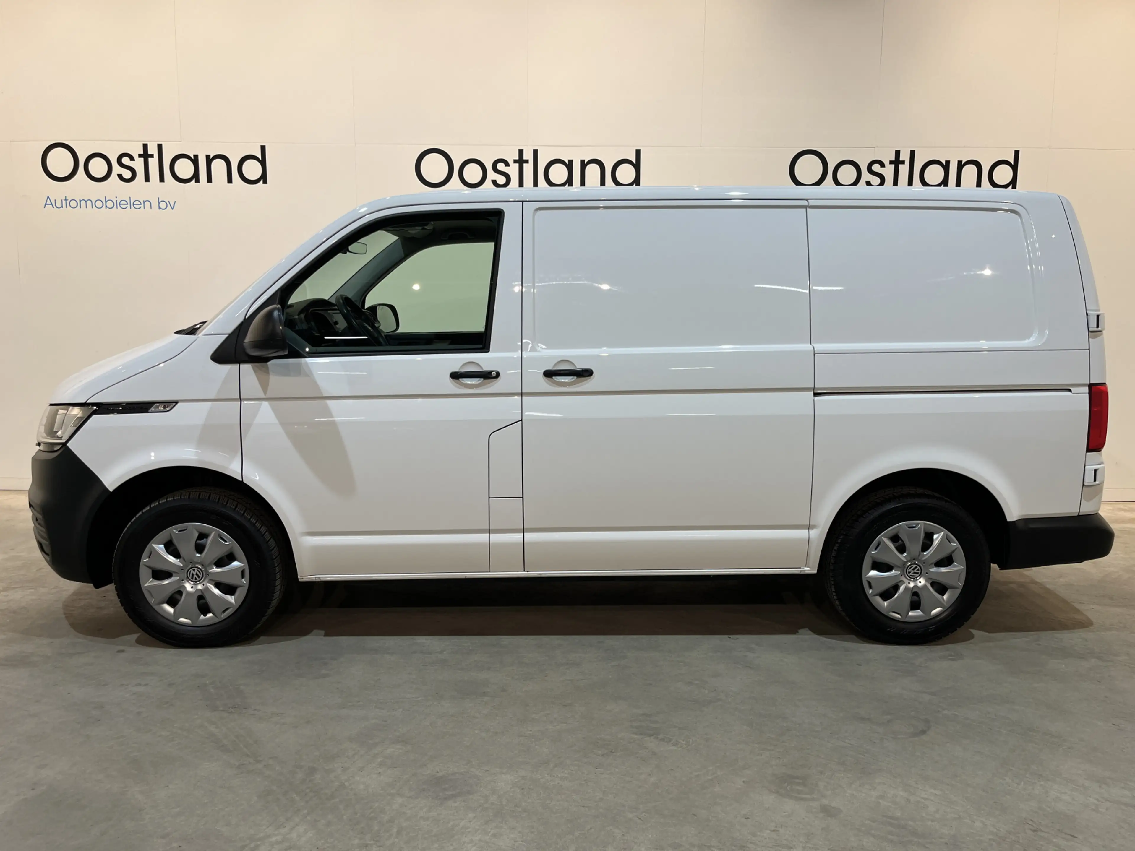 Volkswagen T6.1 Transporter 2.0 TDI L1H1 150 PK Automaat / Euro 6 / Schuifdeur — photo 5