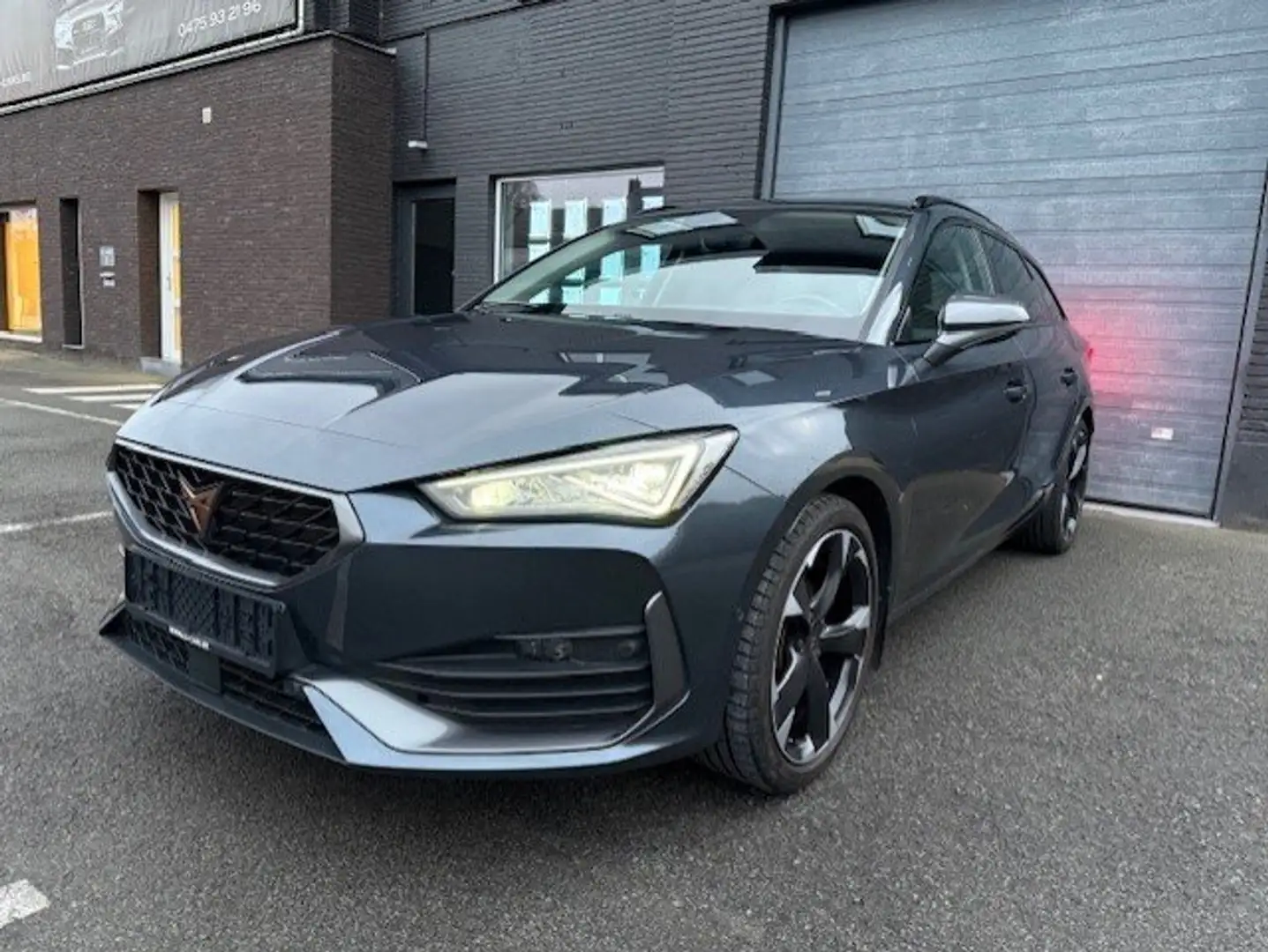 CUPRA Leon Leon Sportstourer 1.5 eTSI DSG Серый - 2