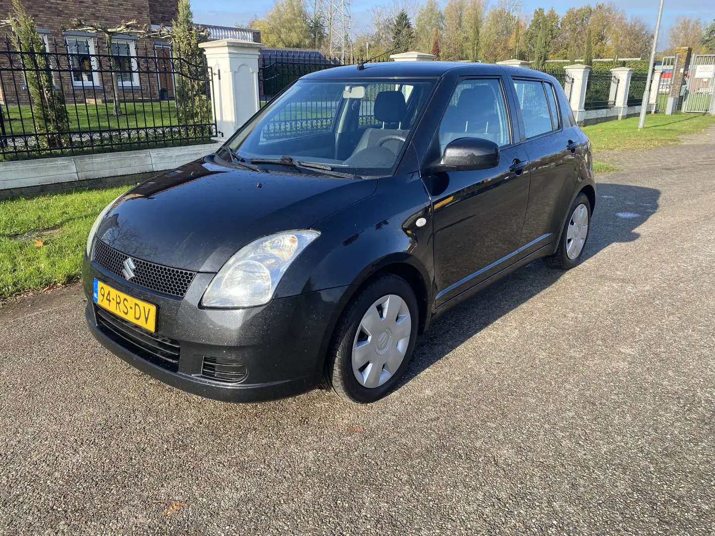 Suzuki Swift 1.3 GLS 5 Deurs Nieuwe Apk . Noir - 2