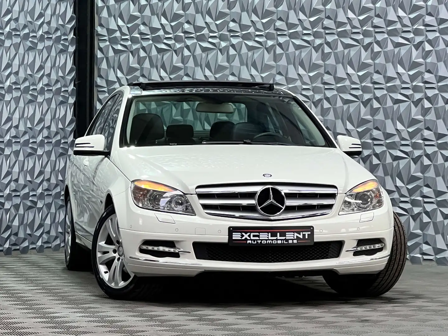 Mercedes-Benz C 180 CGI/Avantgarde/PANO/GPS/CUIR/LED/GARANTIE 12 MOIS Weiß - 2