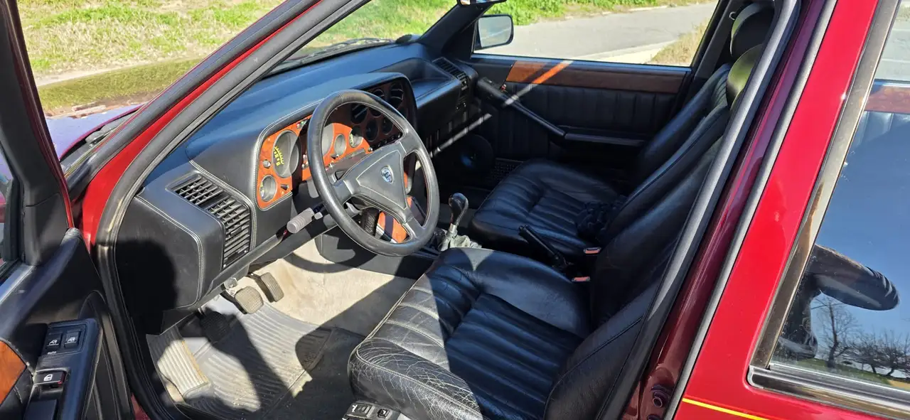 Lancia Thema 2.9 8.32 FL, foto 5