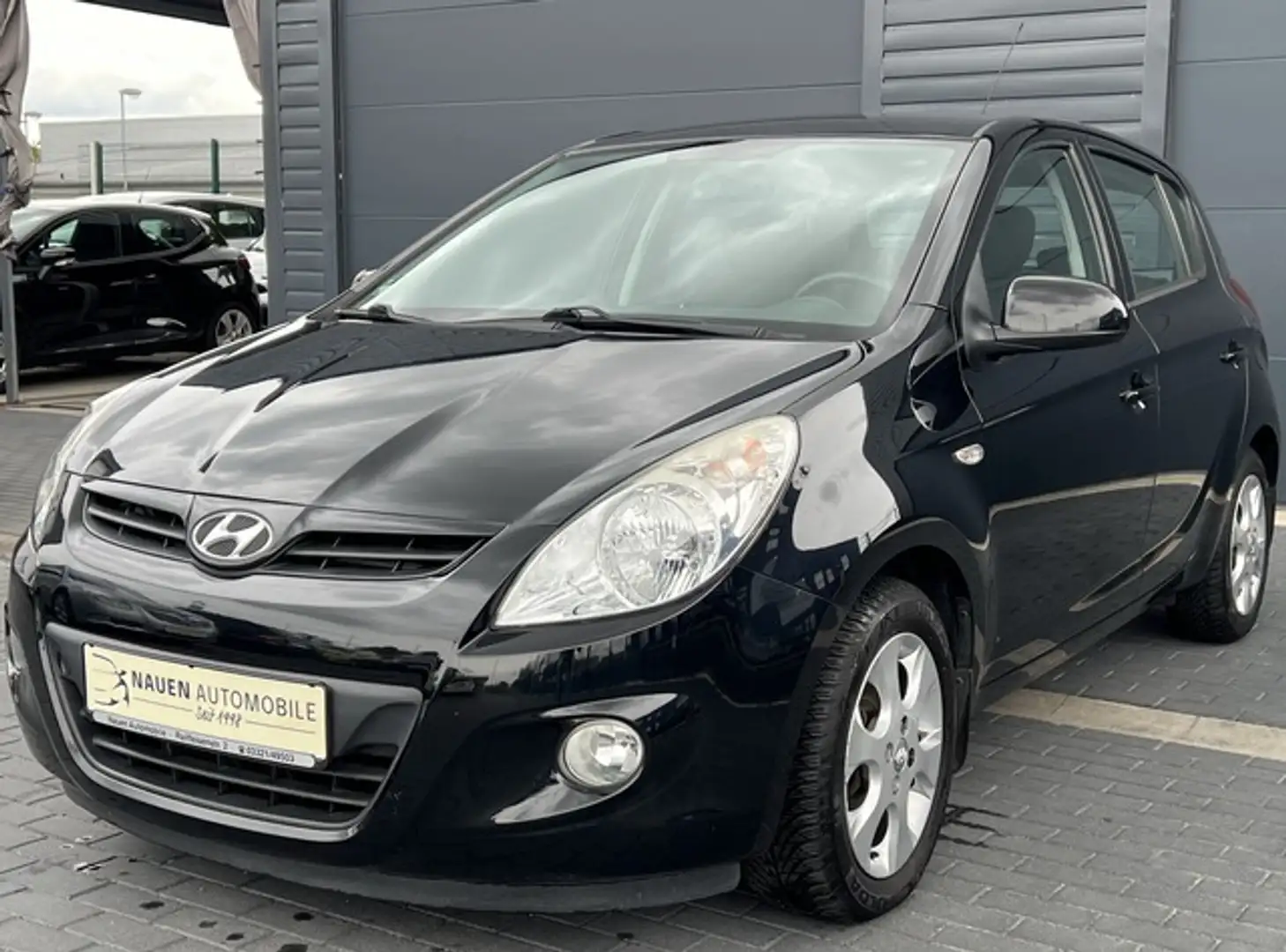 Hyundai i20 Comfort+Klima+Alus+Allwetter+TÜV+ Schwarz - 1