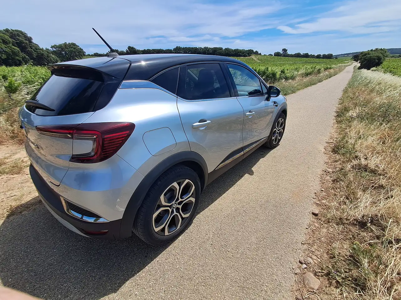 Renault Captur — photo 6