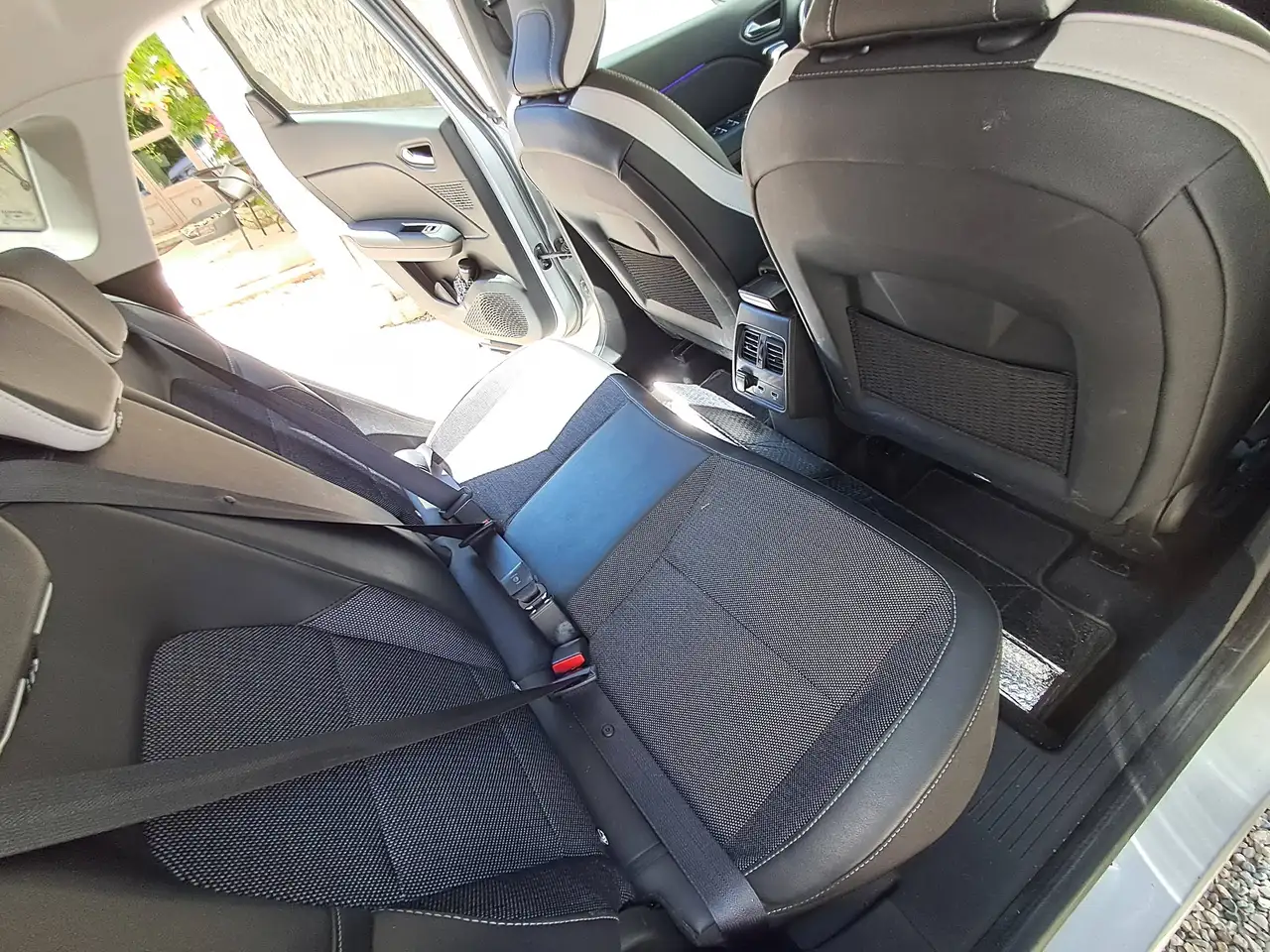 Renault Captur — photo 10