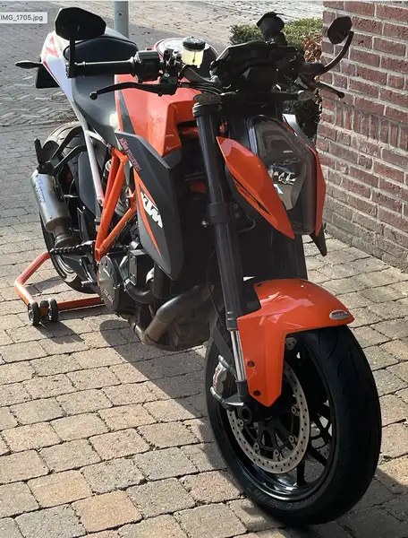 KTM 1290 Super Duke R - foto 2