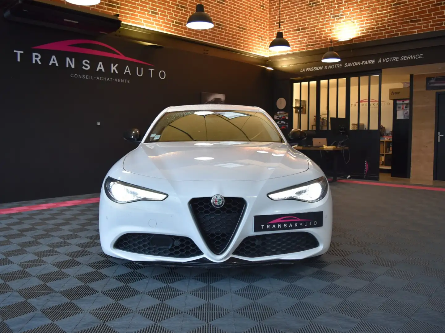 Alfa Romeo Giulia Giulia 2.2 180 ch AT8 Super Blanc - 2
