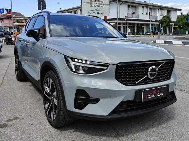 Volvo XC40 2023 2.0 b3 Ultra Dark auto