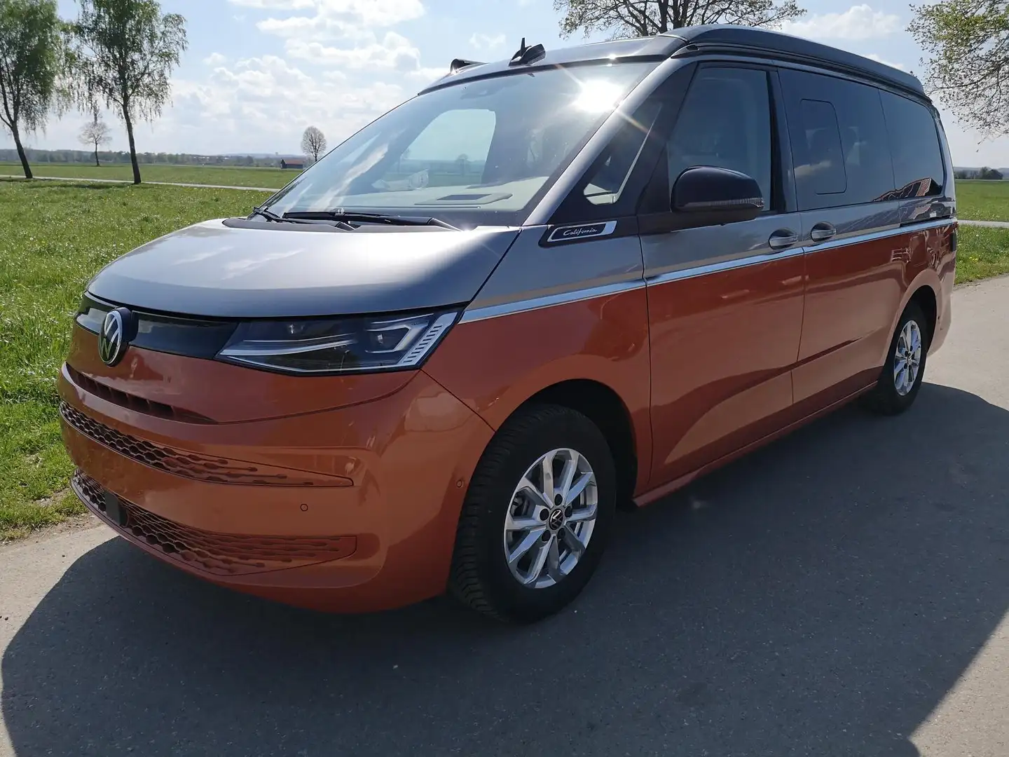 Volkswagen T7 California T7 2.0TDI DSG California Beach Camper GV5 High+ Orange - 1