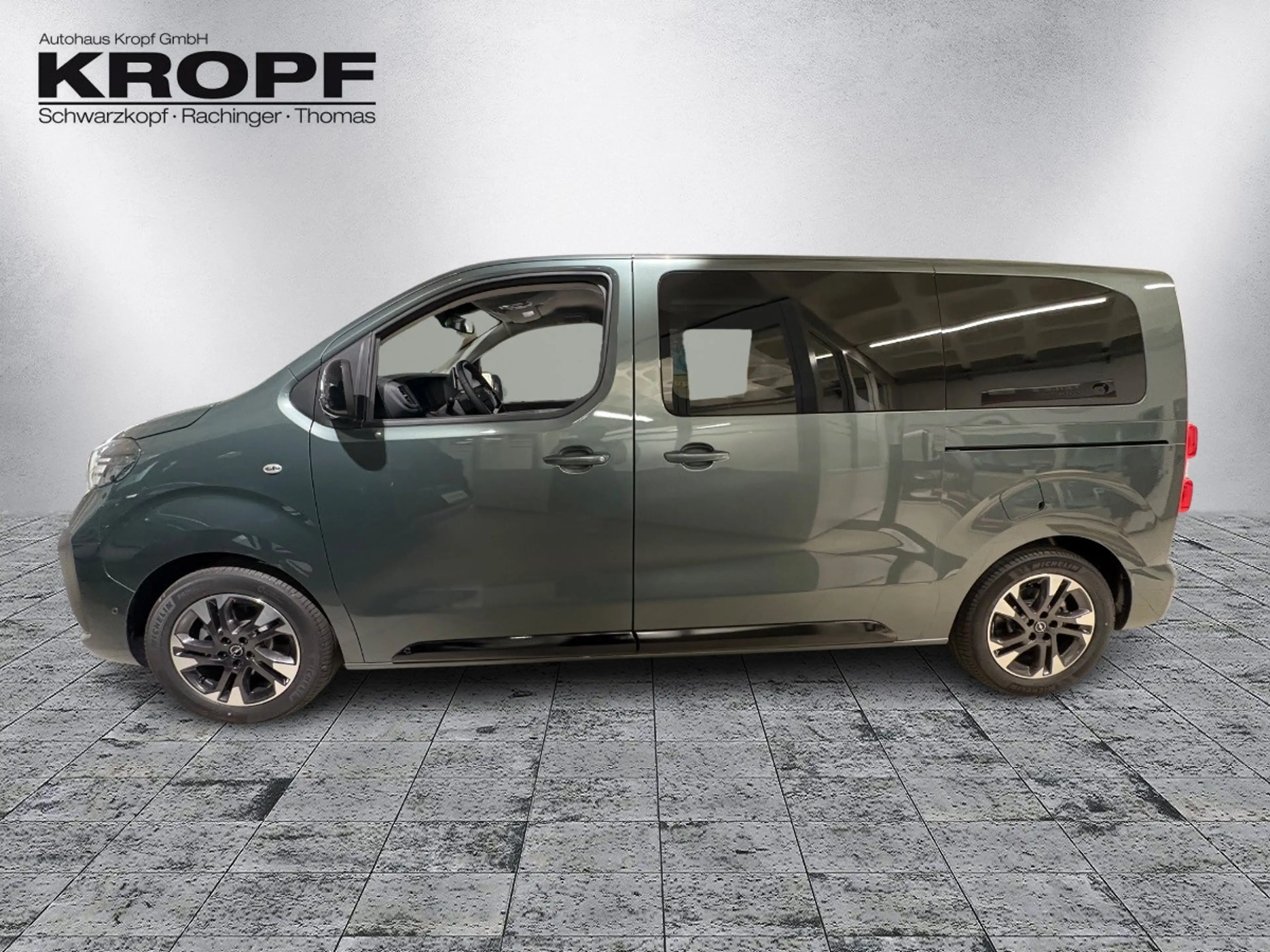Opel Zafira Life 2.2 D L2 **AHK+Navi+Pano+Standheiz.** — photo 3