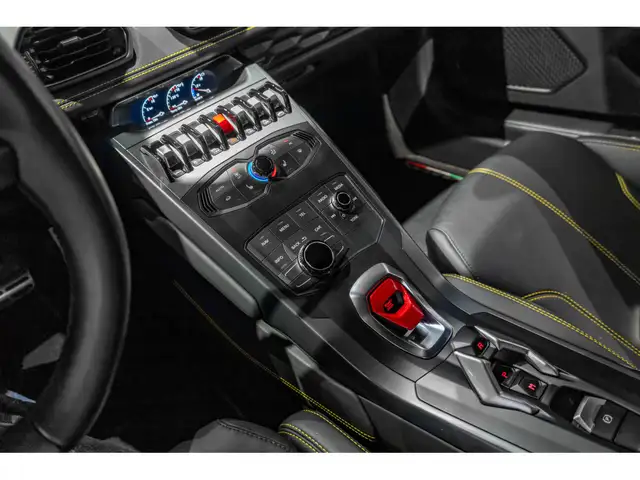 Lamborghini Huracan view 12