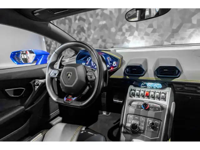 Lamborghini Huracan view 13