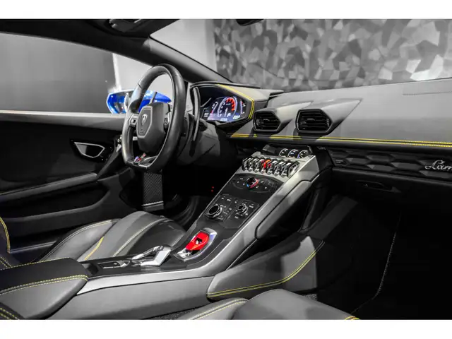 Lamborghini Huracan view 15