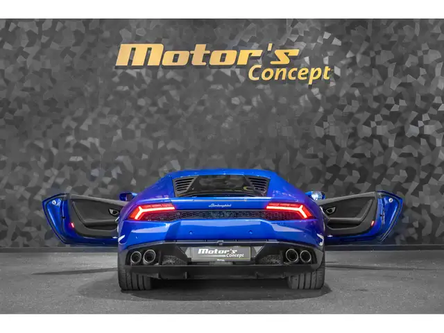 Lamborghini Huracan view 5