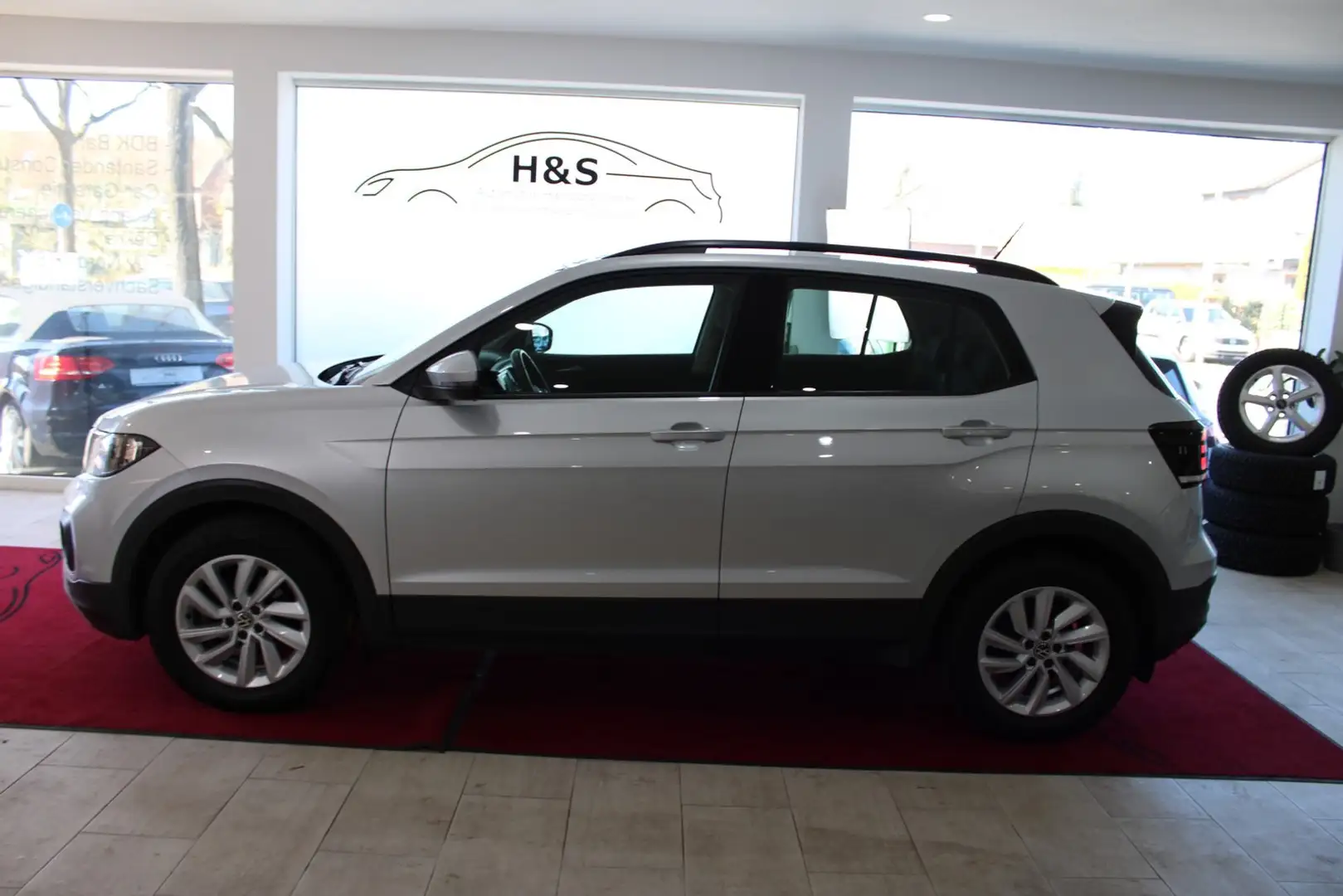 Volkswagen T-Cross 1.0 TSI Life 1.Hand/ Unfallfrei Silber - 2