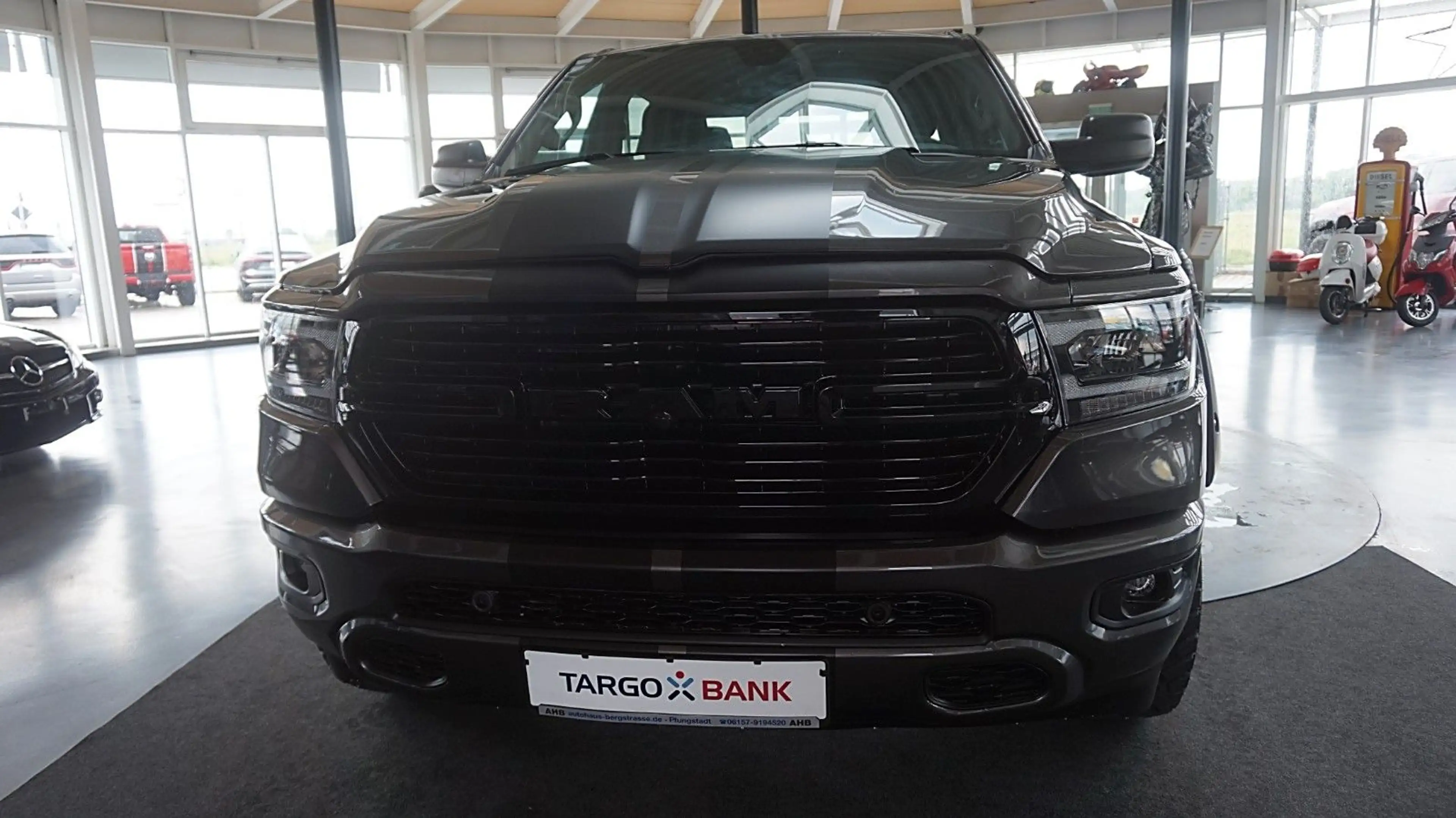 Dodge RAM 1500 HEMI *eTorque*AHK*Crew-Cab*6Sitzer* — photo 2