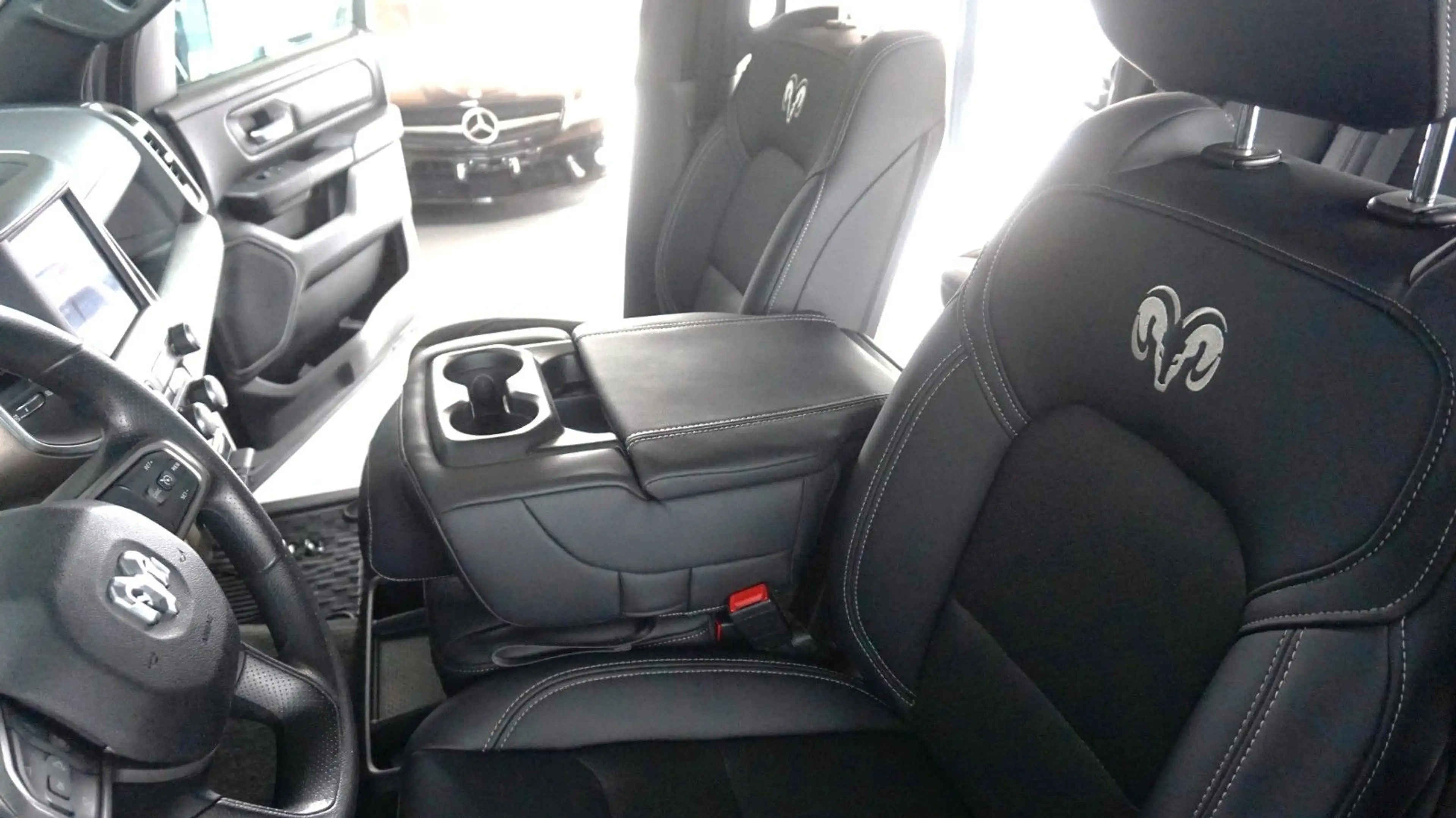 Dodge RAM 1500 HEMI *eTorque*AHK*Crew-Cab*6Sitzer* — photo 10