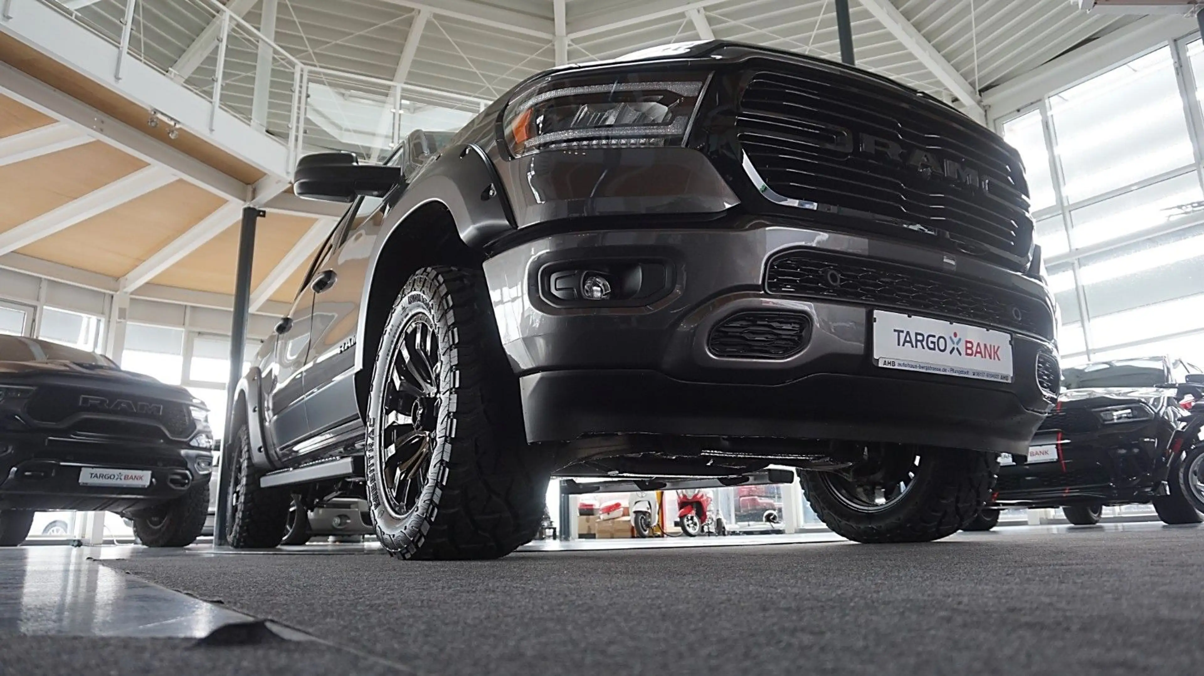 Dodge RAM 1500 HEMI *eTorque*AHK*Crew-Cab*6Sitzer* — photo 8