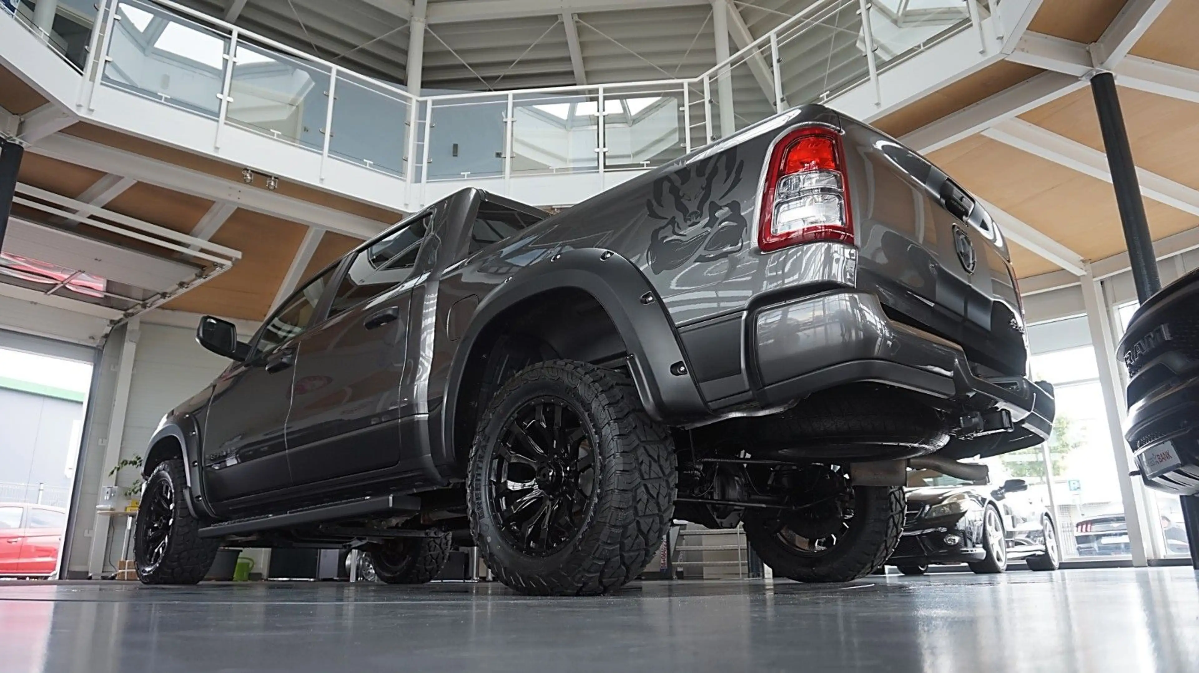 Dodge RAM 1500 HEMI *eTorque*AHK*Crew-Cab*6Sitzer* — photo 9