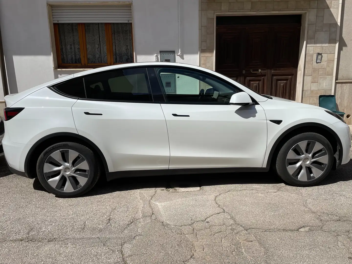 Tesla Model Y RWD trazione posteriore Bianco - 2