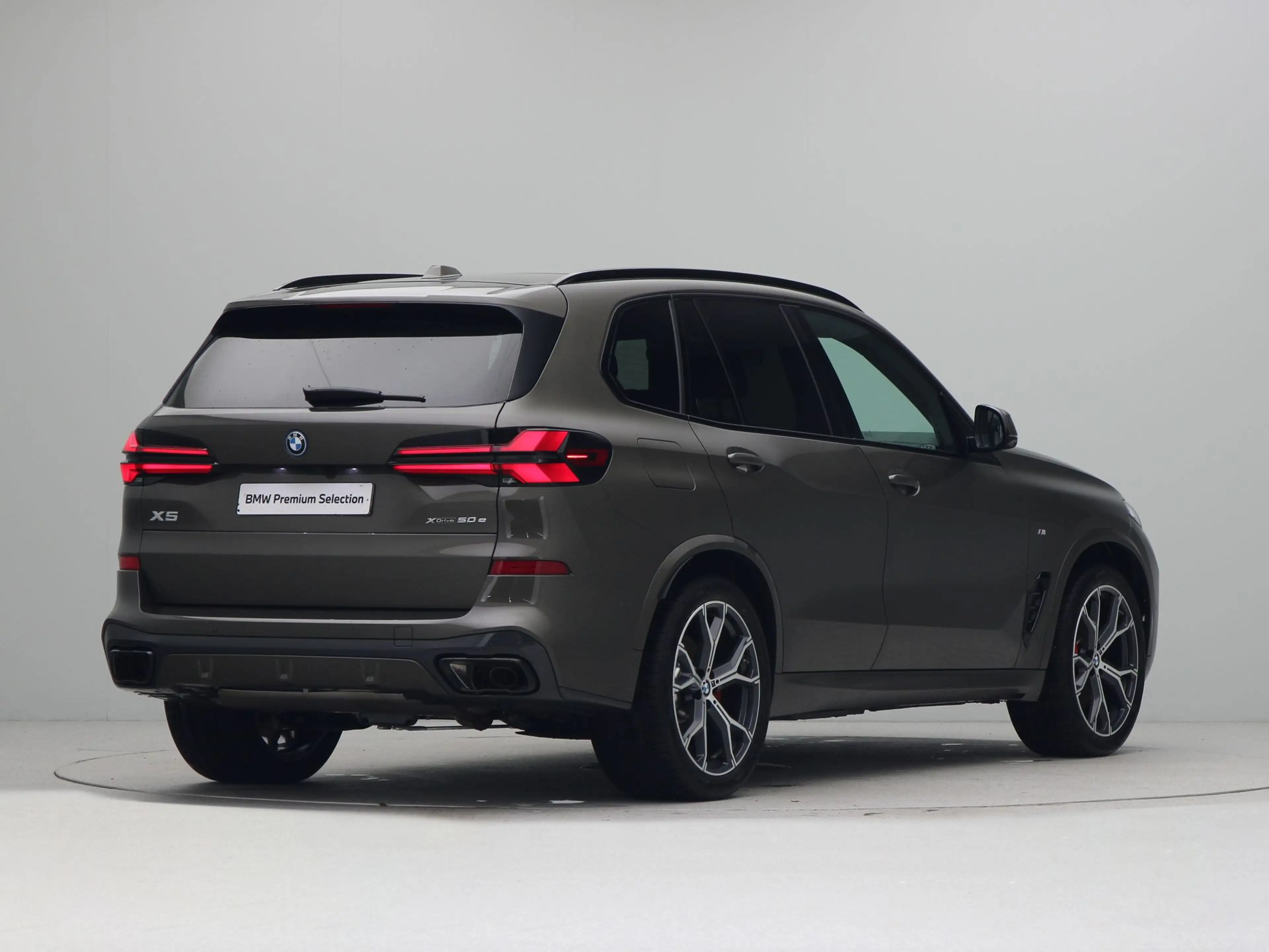 BMW X5 xDrive50e — photo 9