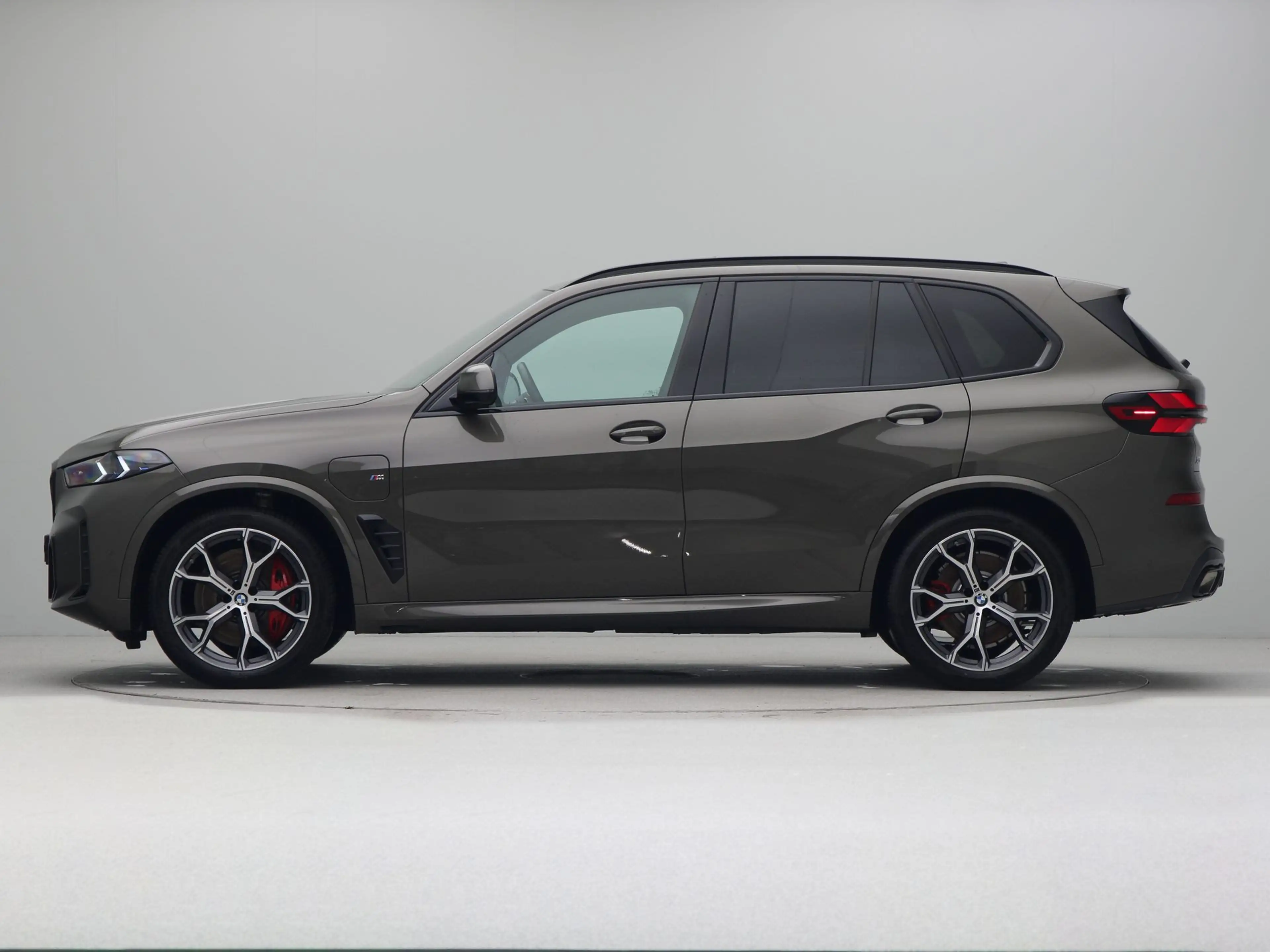 BMW X5 xDrive50e — photo 12