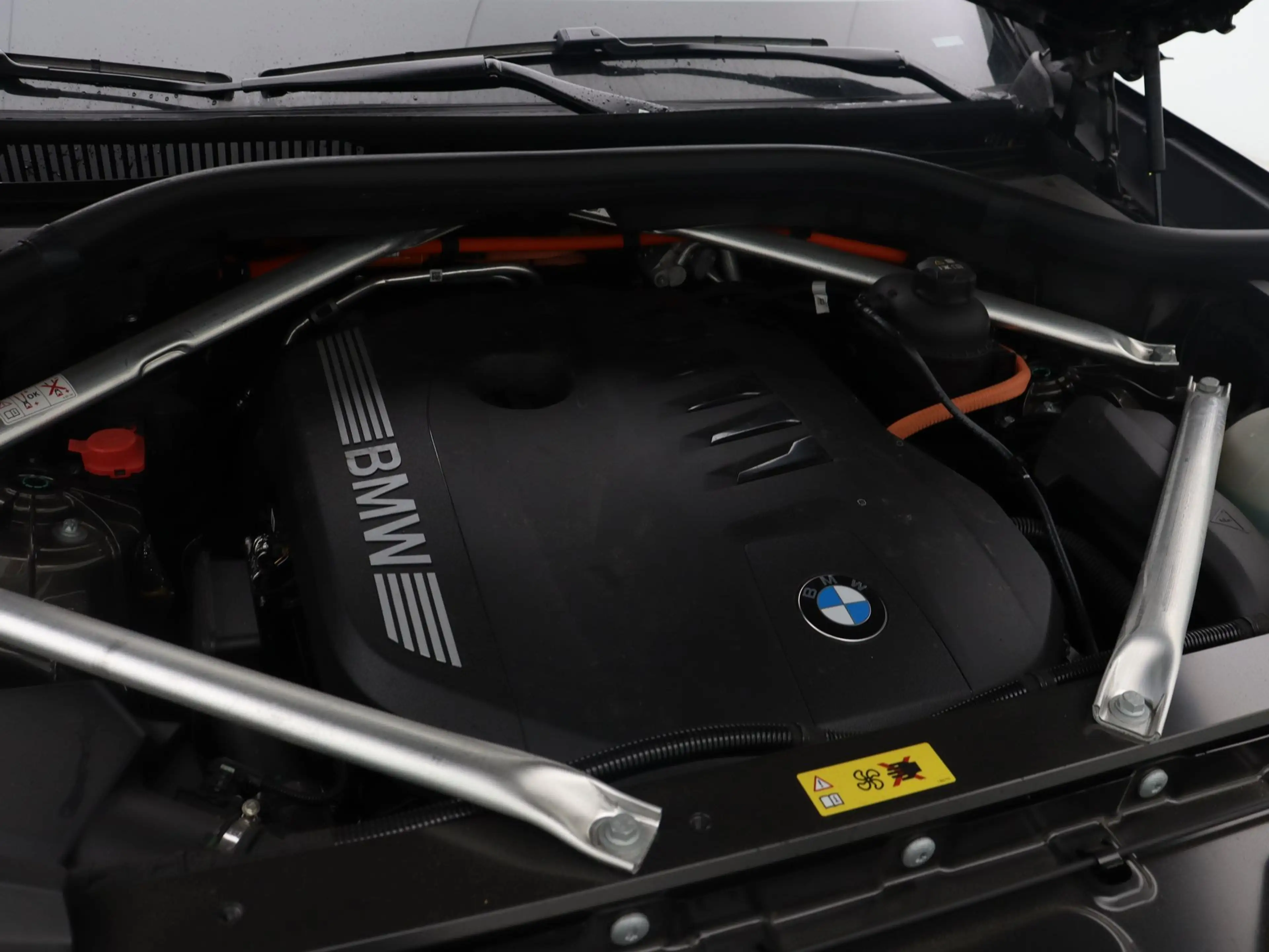 BMW X5 xDrive50e — photo 4