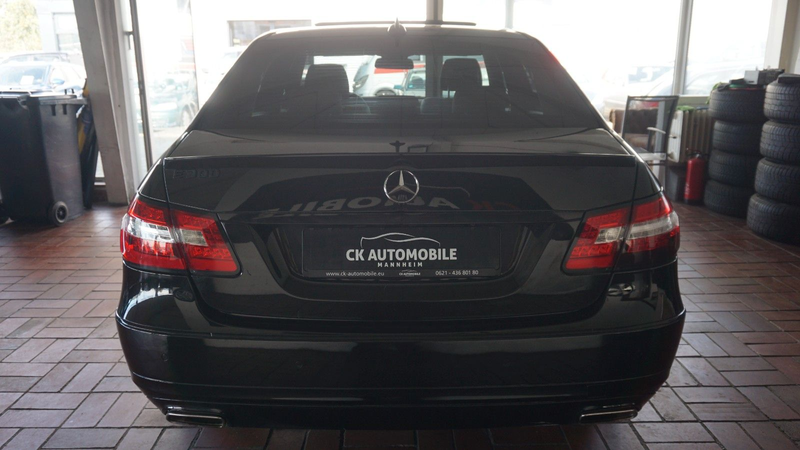 Mercedes-Benz E 300 CGI BlueEfficiency GSD*XENON*LUFT*TOTW!! — photo 6