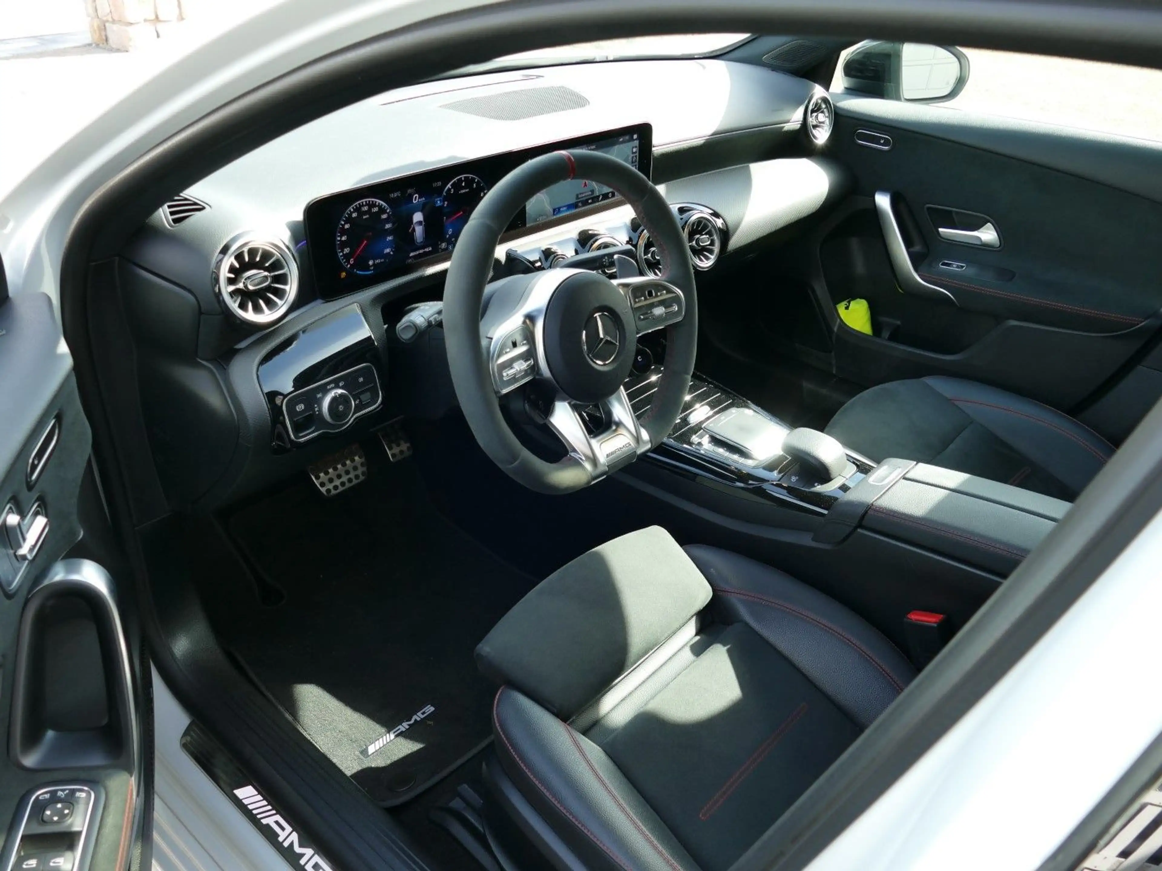 Mercedes-Benz A 35 AMG 4 Matic * Panodach+Distronic+LED+19"Alu — photo 10