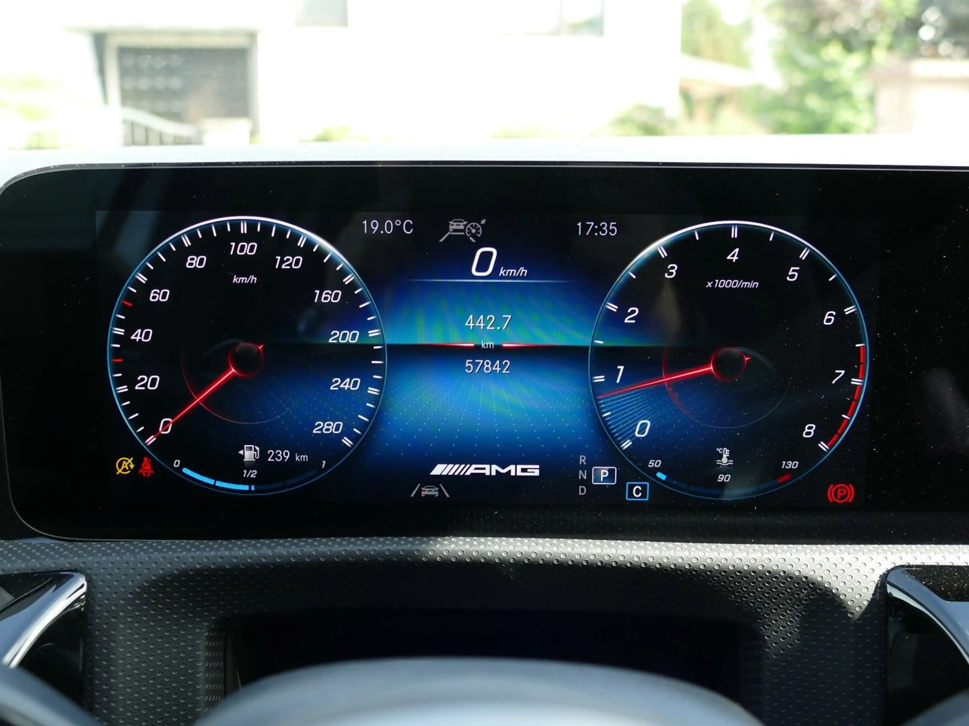 Mercedes-Benz A 35 AMG 4 Matic * Panodach+Distronic+LED+19"Alu — photo 13