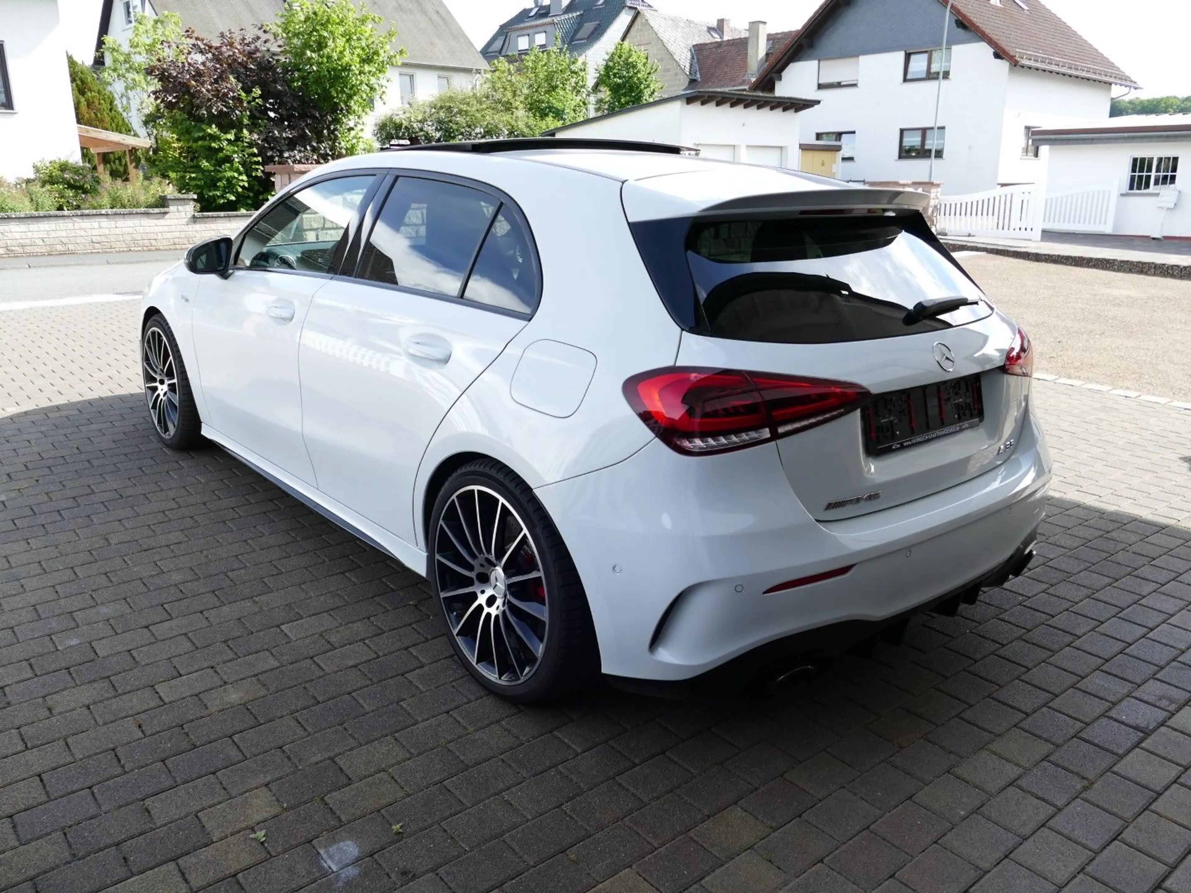 Mercedes-Benz A 35 AMG 4 Matic * Panodach+Distronic+LED+19"Alu — photo 6