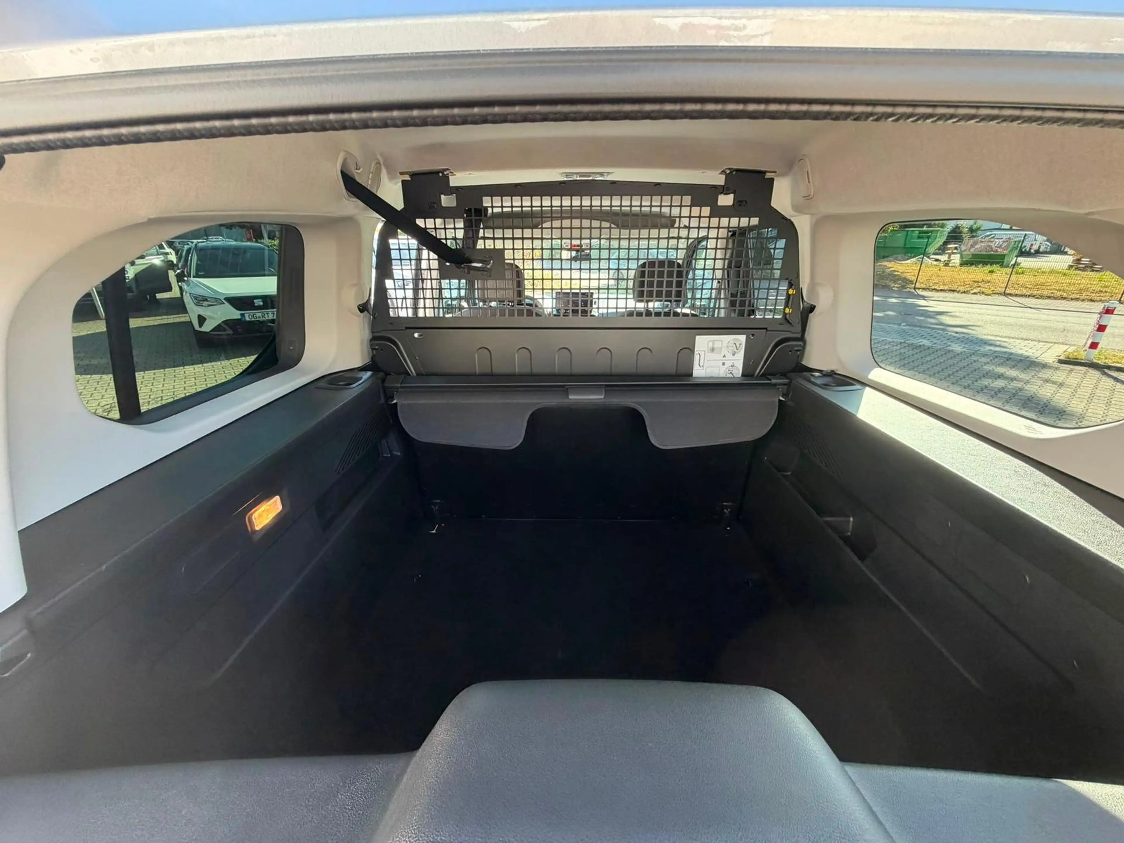 Opel Combo Life Edition XL N1-M1 *Navi*PDC*Matrix* — photo 26