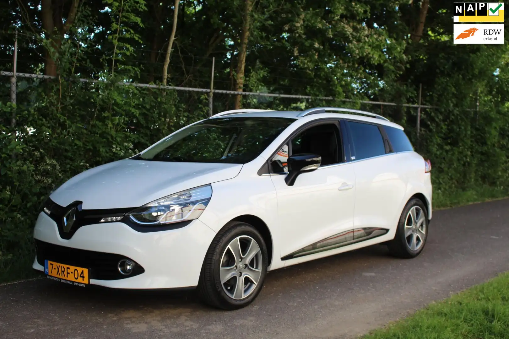 Renault Clio Estate 0.9 TCe Night&Day Blanc - 1