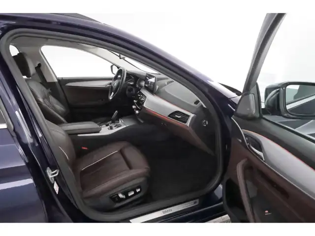 BMW 5 Series view 22